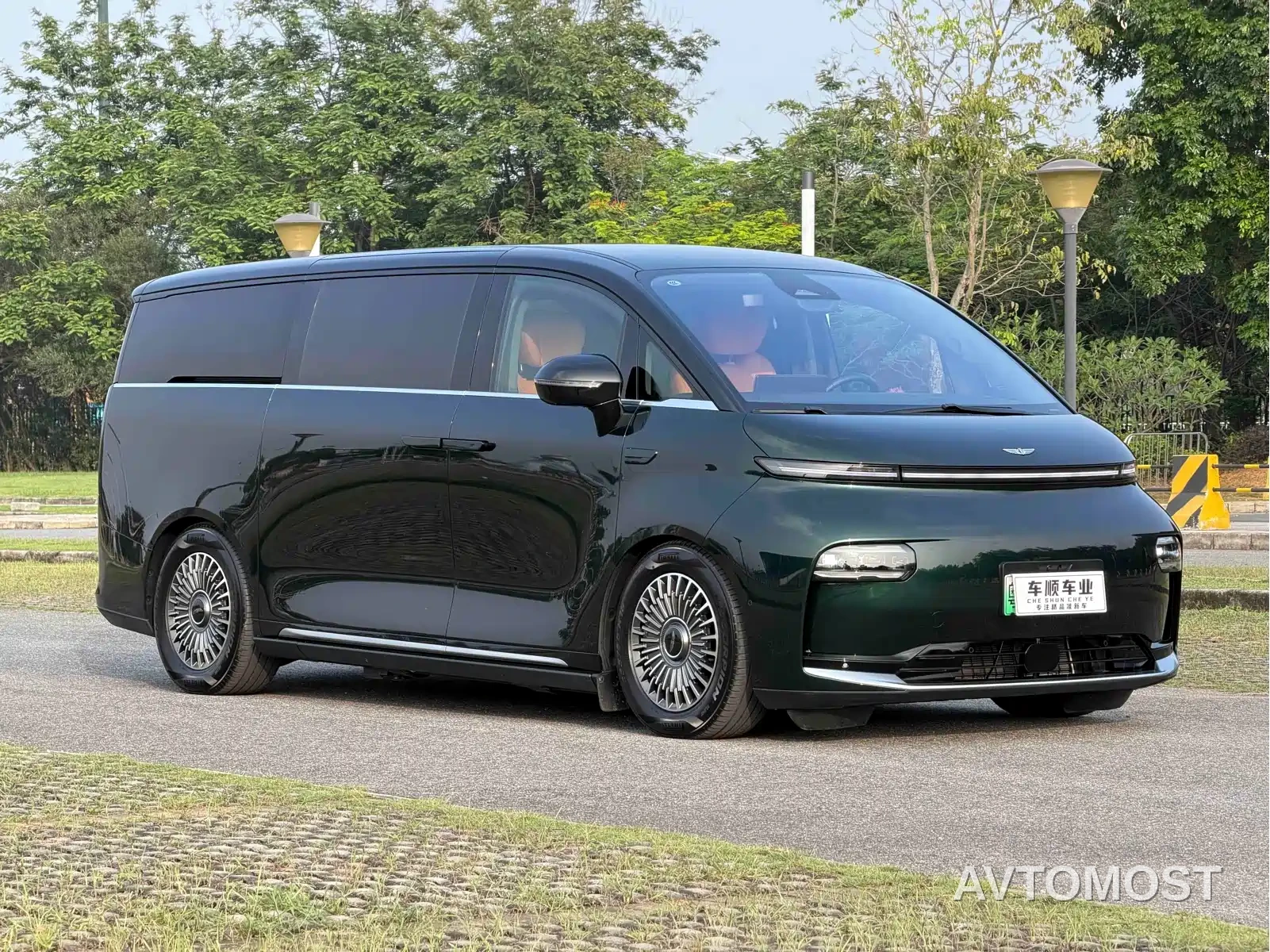 Geely Galaxy Yizhen L380 2025 Model 805km Flagship Edition AWD — фото 3