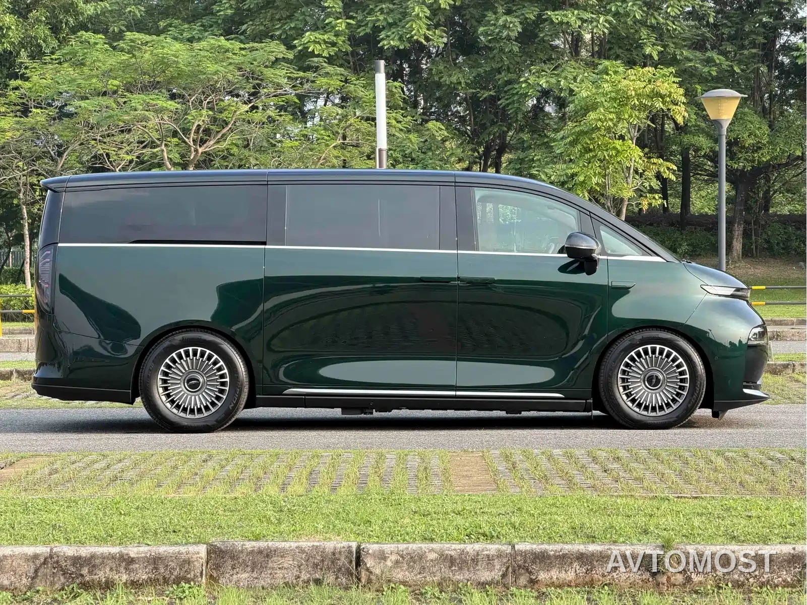Geely Galaxy Yizhen L380 2025 Model 805km Flagship Edition AWD — фото 10