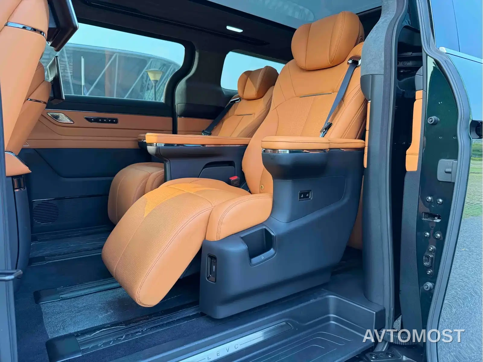 Geely Galaxy Yizhen L380 2025 Model 805km Flagship Edition AWD — фото 14