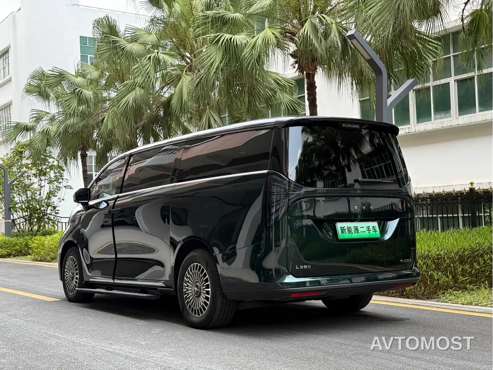 Geely Galaxy Yizhen L380 2025 Model 805km Flagship Edition AWD — фото 4