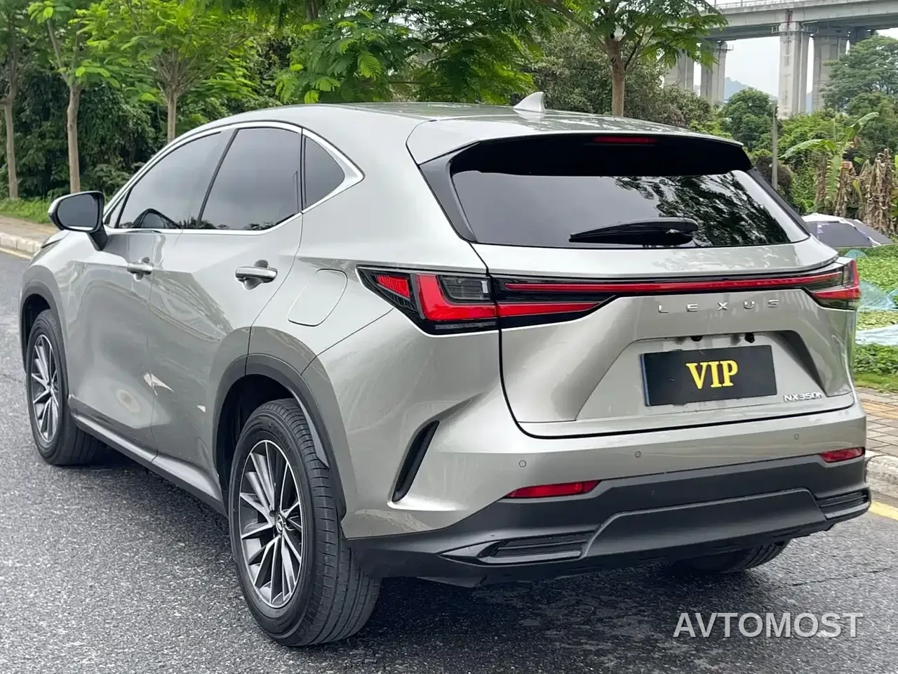 Lexus NX 2022 350h FWD Joy Creation Edition — фото 4