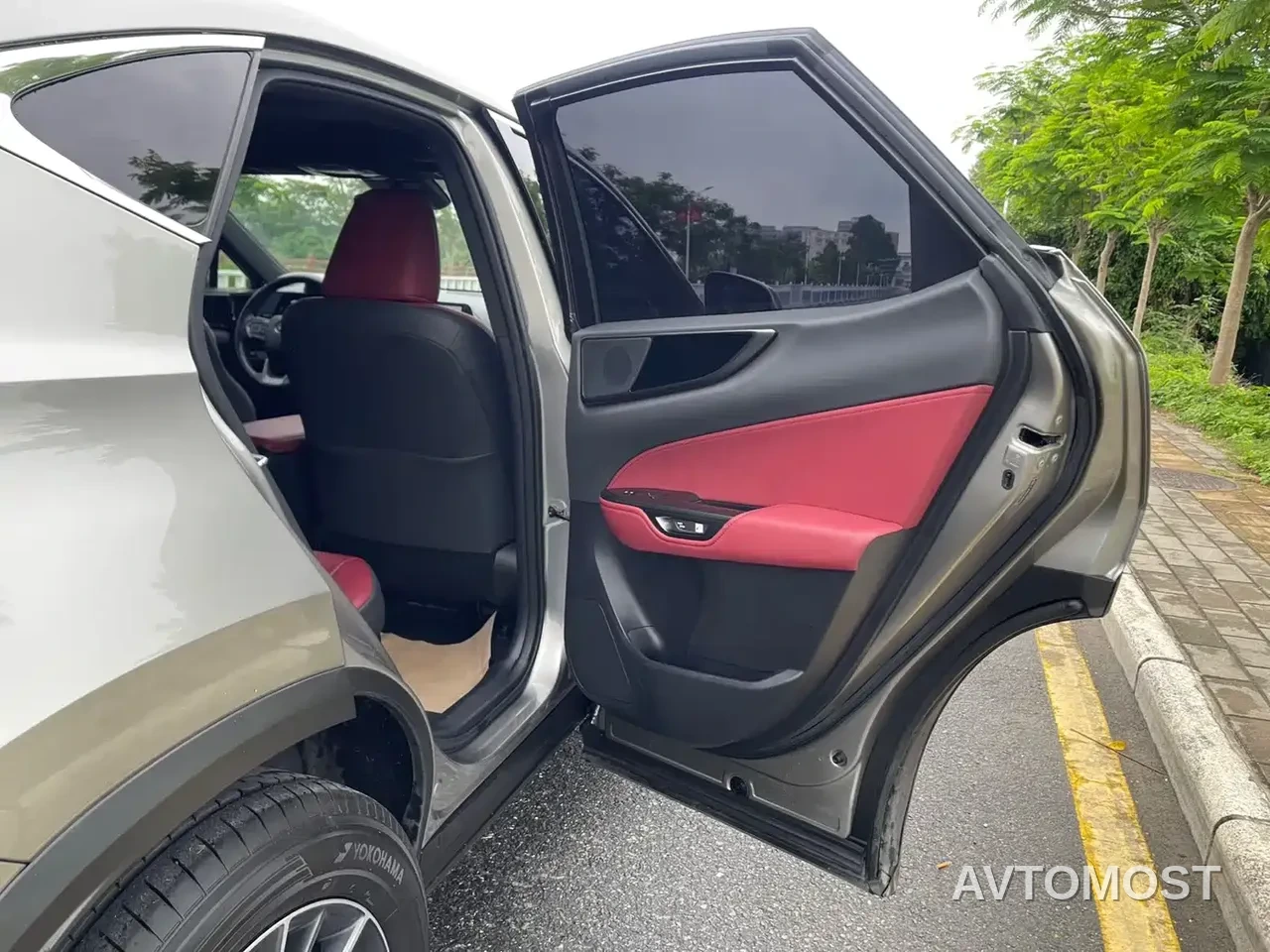 Lexus NX 2022 350h FWD Joy Creation Edition — фото 16