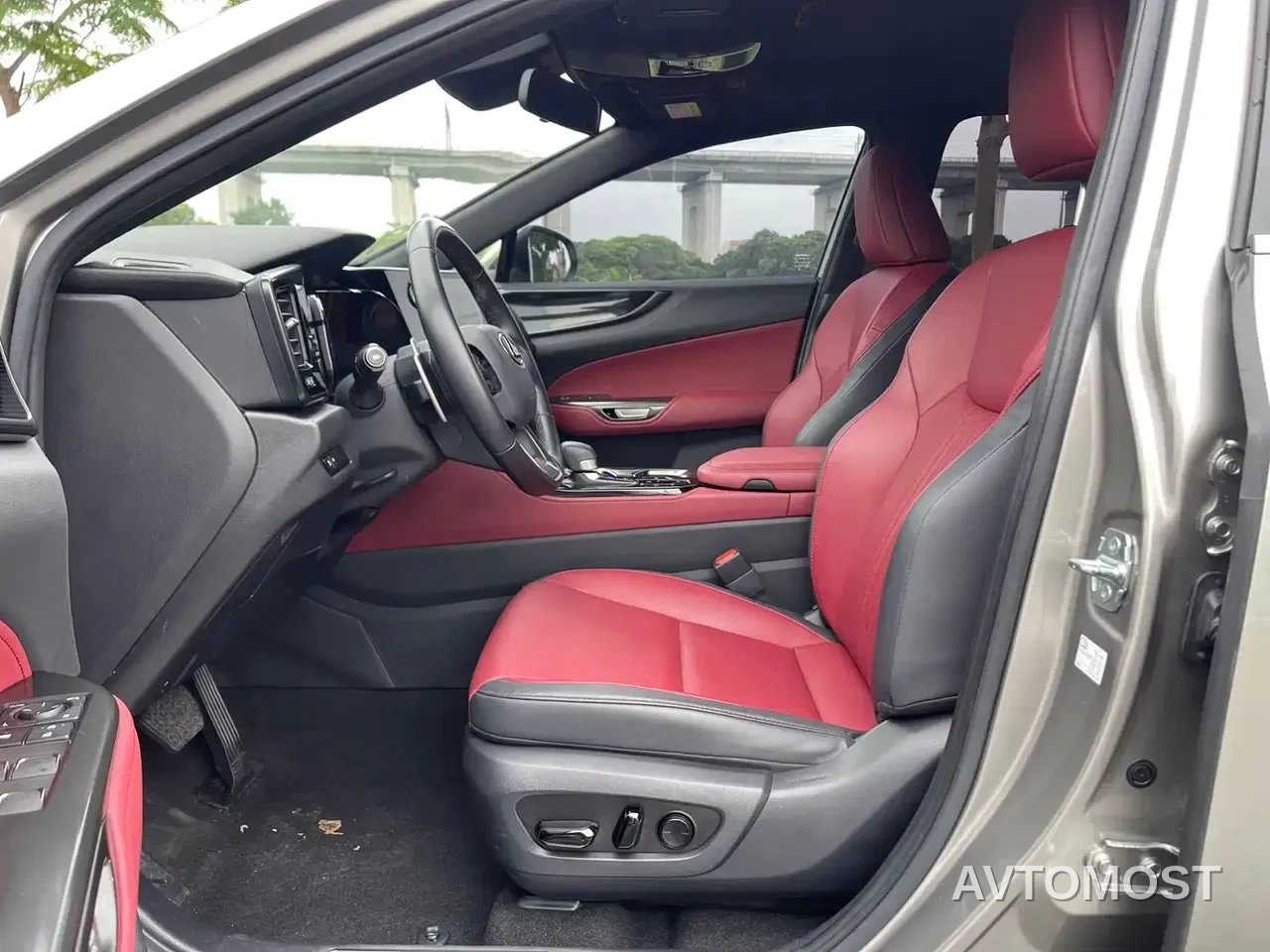 Lexus NX 2022 350h FWD Joy Creation Edition — фото 20