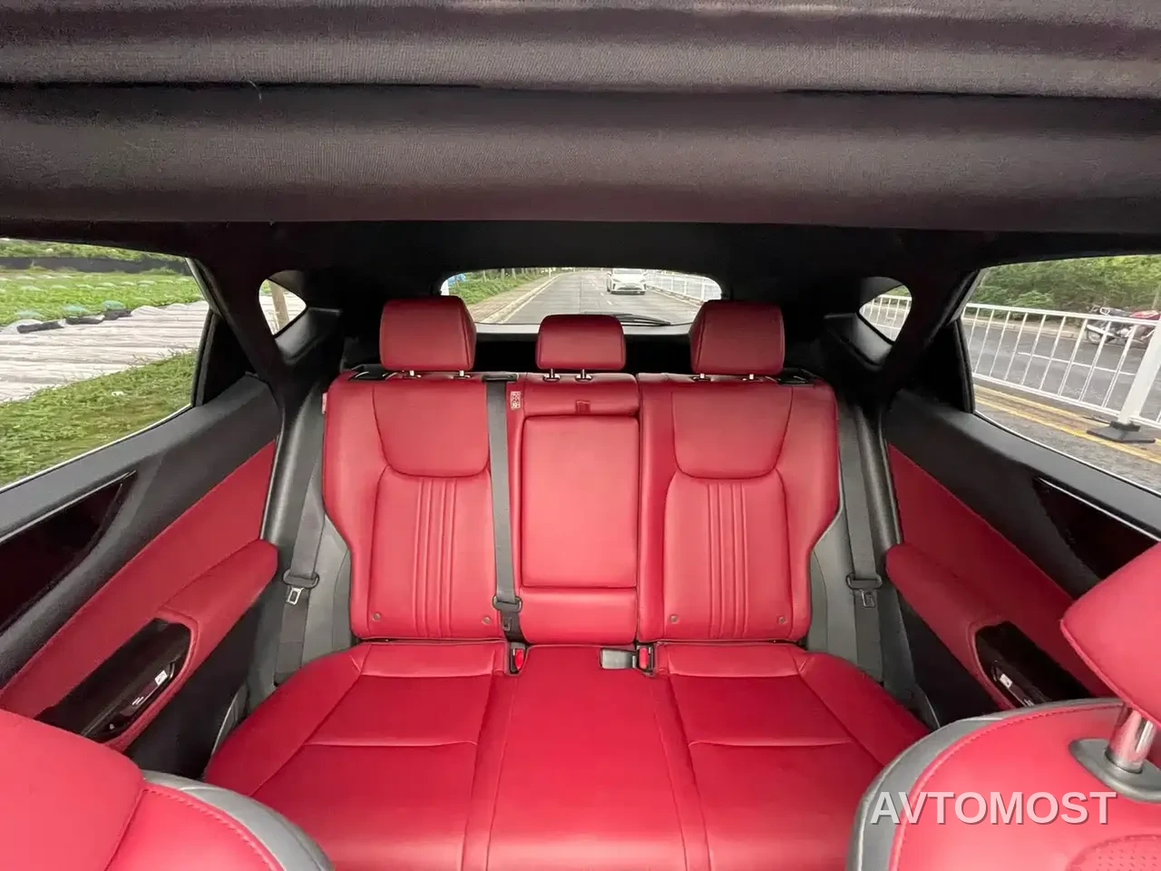 Lexus NX 2022 350h FWD Joy Creation Edition — фото 25