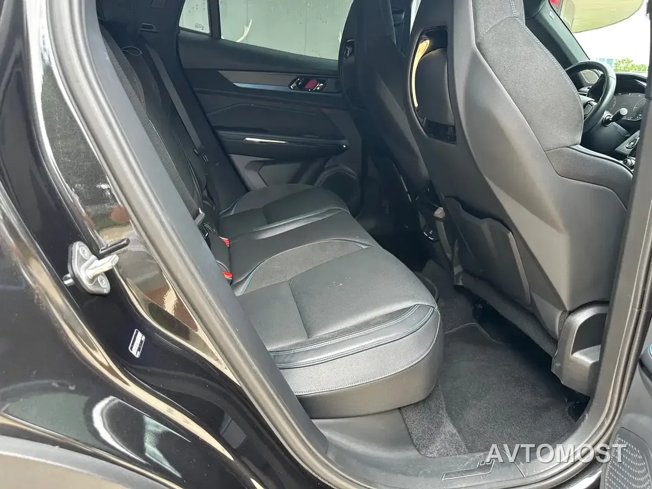 Lynk & Co 05 EM-P 2021 1.5TD PHEV HALO — фото 20