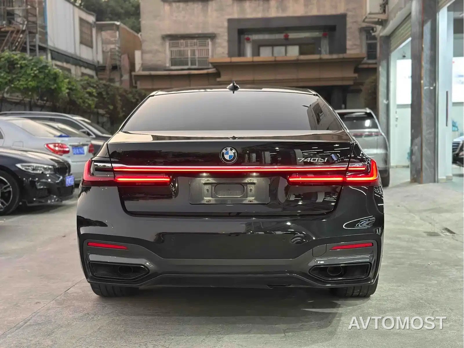 BMW 7 Series 2021 Model 740Li Leading M Sport Package — фото 6