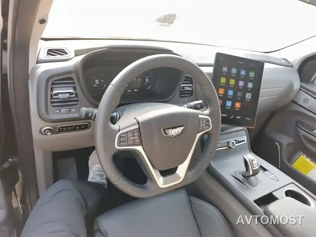 LEVC TX 2023 TX5 Extended Range Travel Edition — фото 8