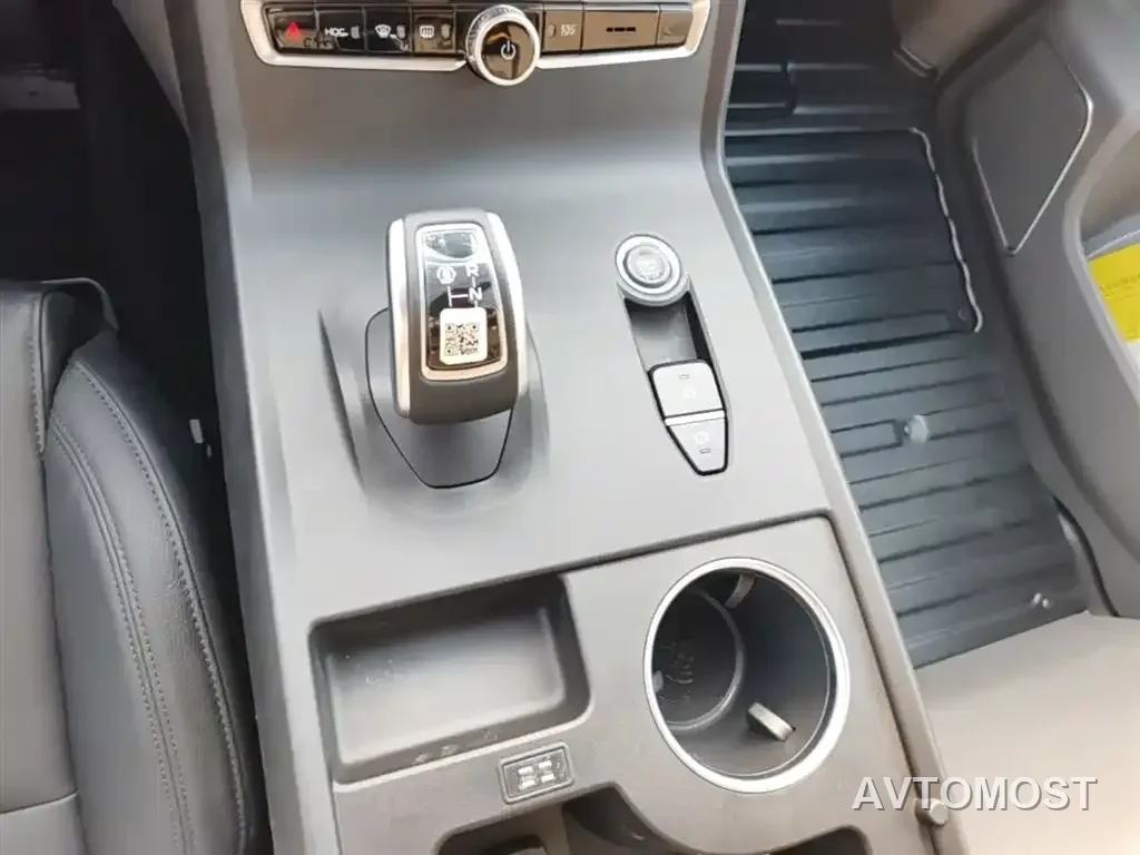 LEVC TX 2023 TX5 Extended Range Travel Edition — фото 9
