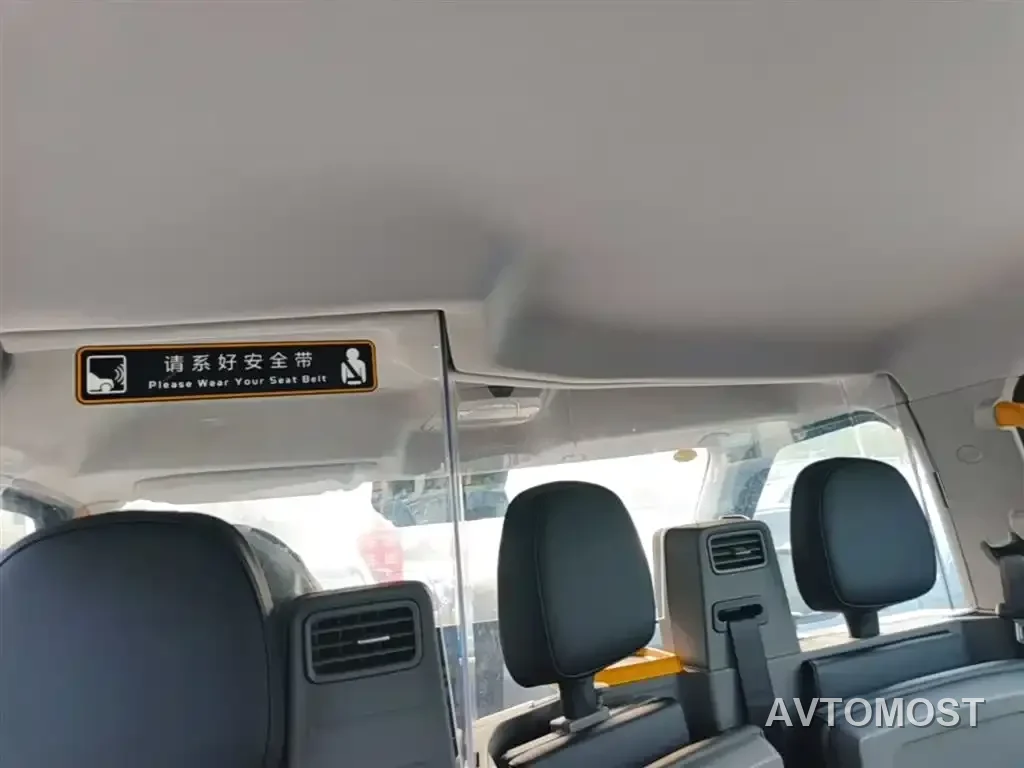LEVC TX 2023 TX5 Extended Range Travel Edition — фото 22