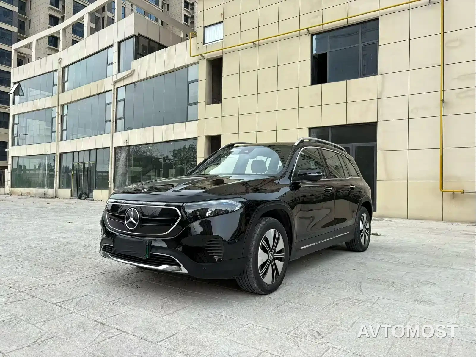 Mercedes-Benz EQB 2023 Facelift EQB 260 — фото 1