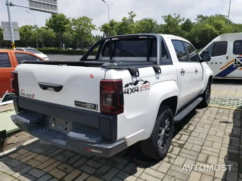 Jiangling Yuhu 7 2022 2.0T Manual Diesel 2WD Comfort Standard Wheelbase — фото 5