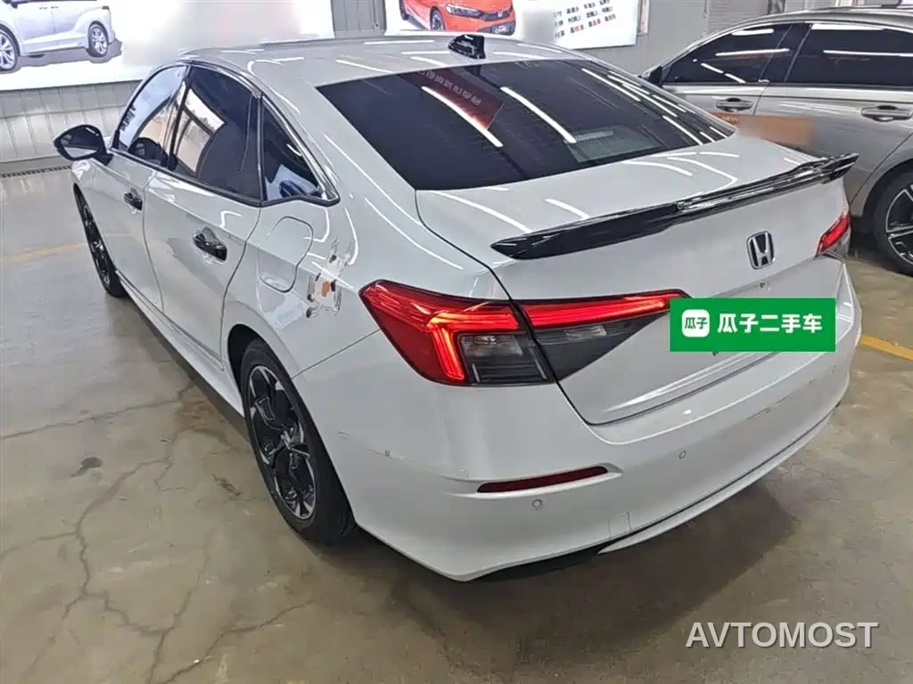 Honda Civic 2023 2.0L e:HEV Sharp Edition — фото 3