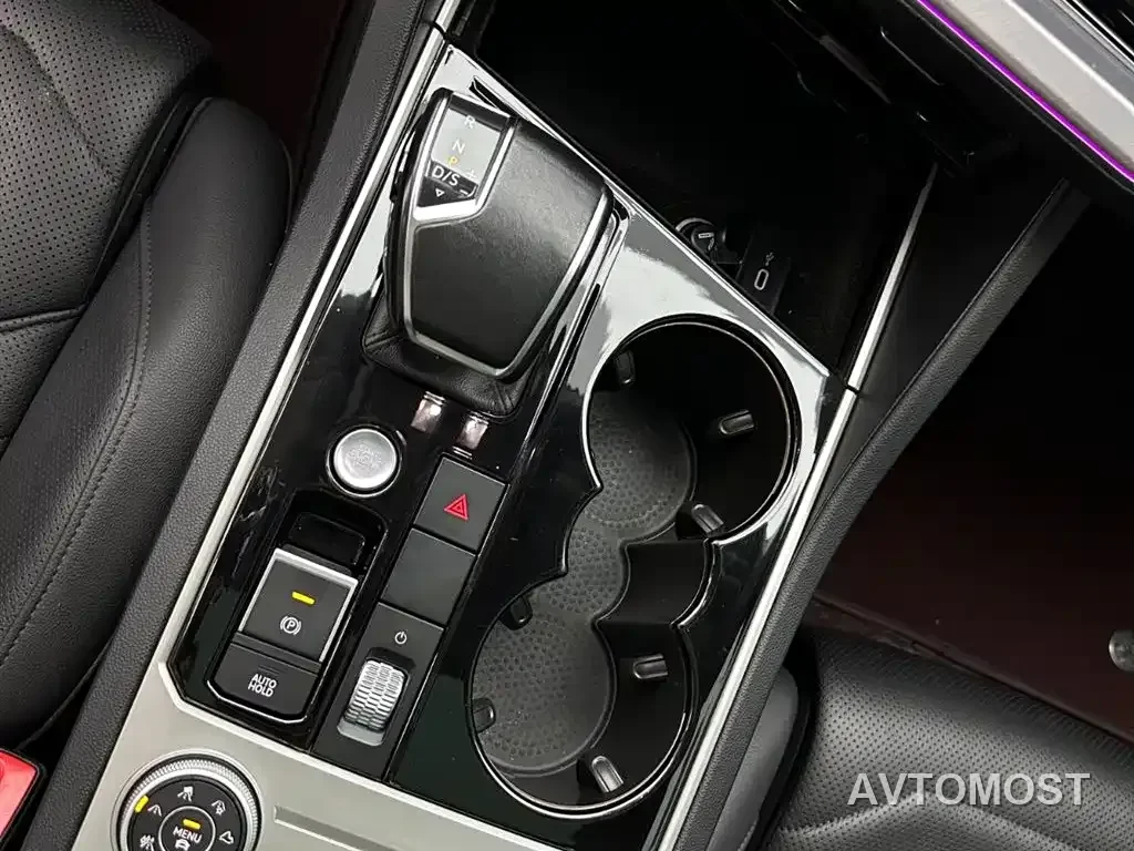 Volkswagen Touareg New Energy 2021 eHybrid — фото 9