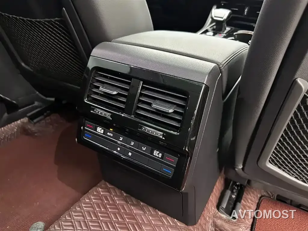 Volkswagen Touareg New Energy 2021 eHybrid — фото 17