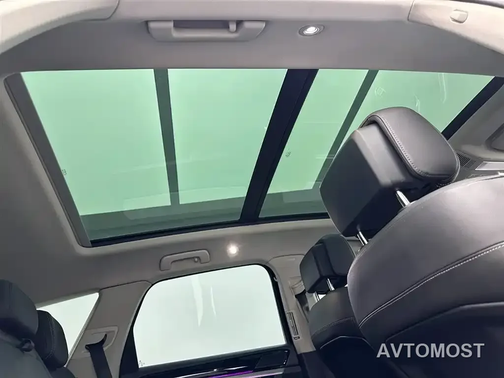 Volkswagen Touareg New Energy 2021 eHybrid — фото 18