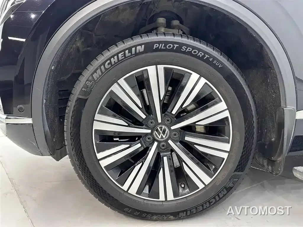 Volkswagen Touareg New Energy 2021 eHybrid — фото 21