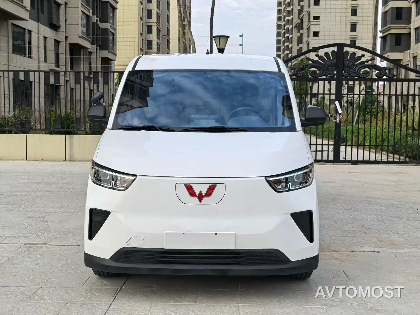 Wuling Yangguang 2024 300km Practical Enclosed Window Version 60kW — фото 2