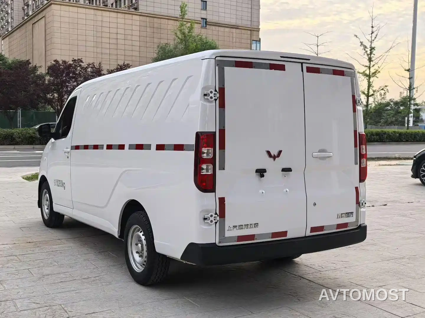 Wuling Yangguang 2024 300km Practical Enclosed Window Version 60kW — фото 7