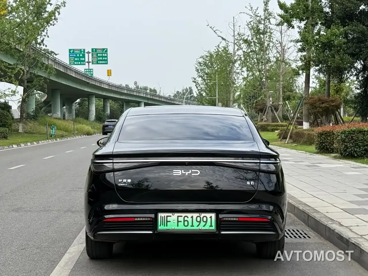 BYD Seal 2024 Glory Edition DM-i 1.5L 121km Prestige — фото 12