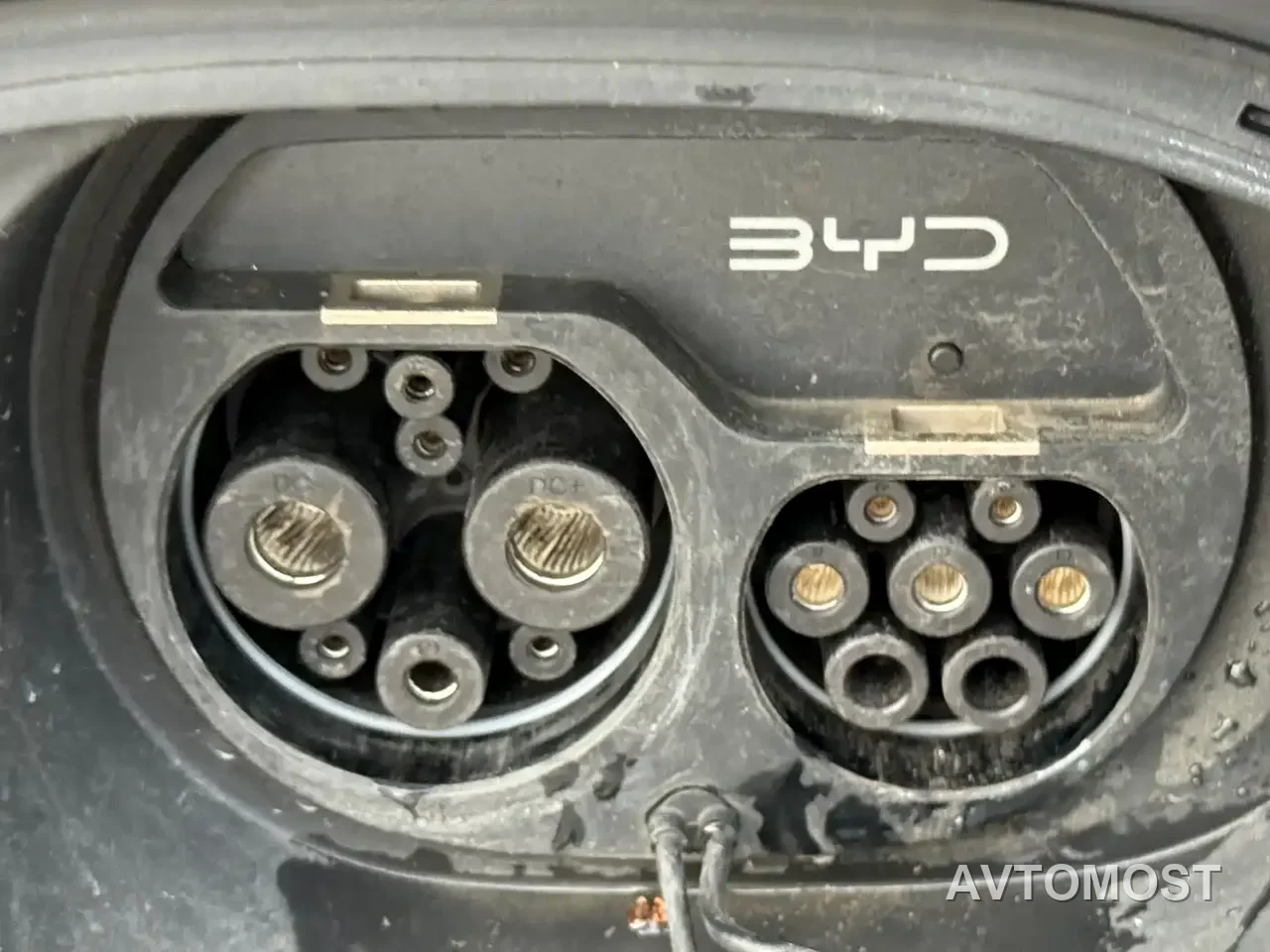 BYD Seal 2024 Glory Edition DM-i 1.5L 121km Prestige — фото 17