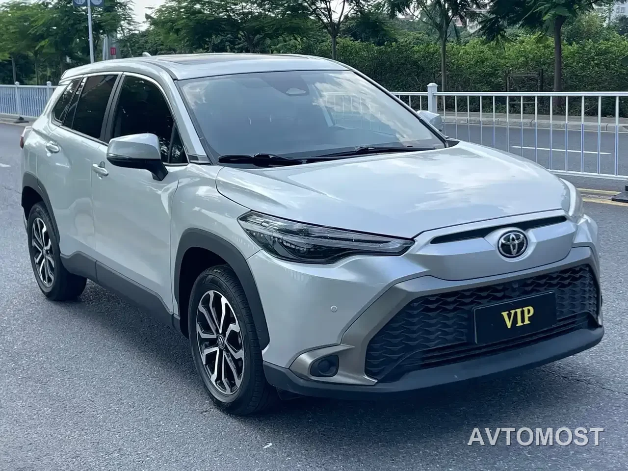 Toyota Frontlander 2024 2.0L Smart Hybrid Dual Engine Luxury Edition — фото 3