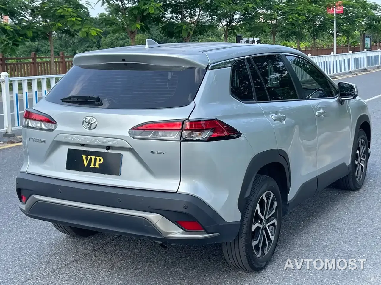 Toyota Frontlander 2024 2.0L Smart Hybrid Dual Engine Luxury Edition — фото 6