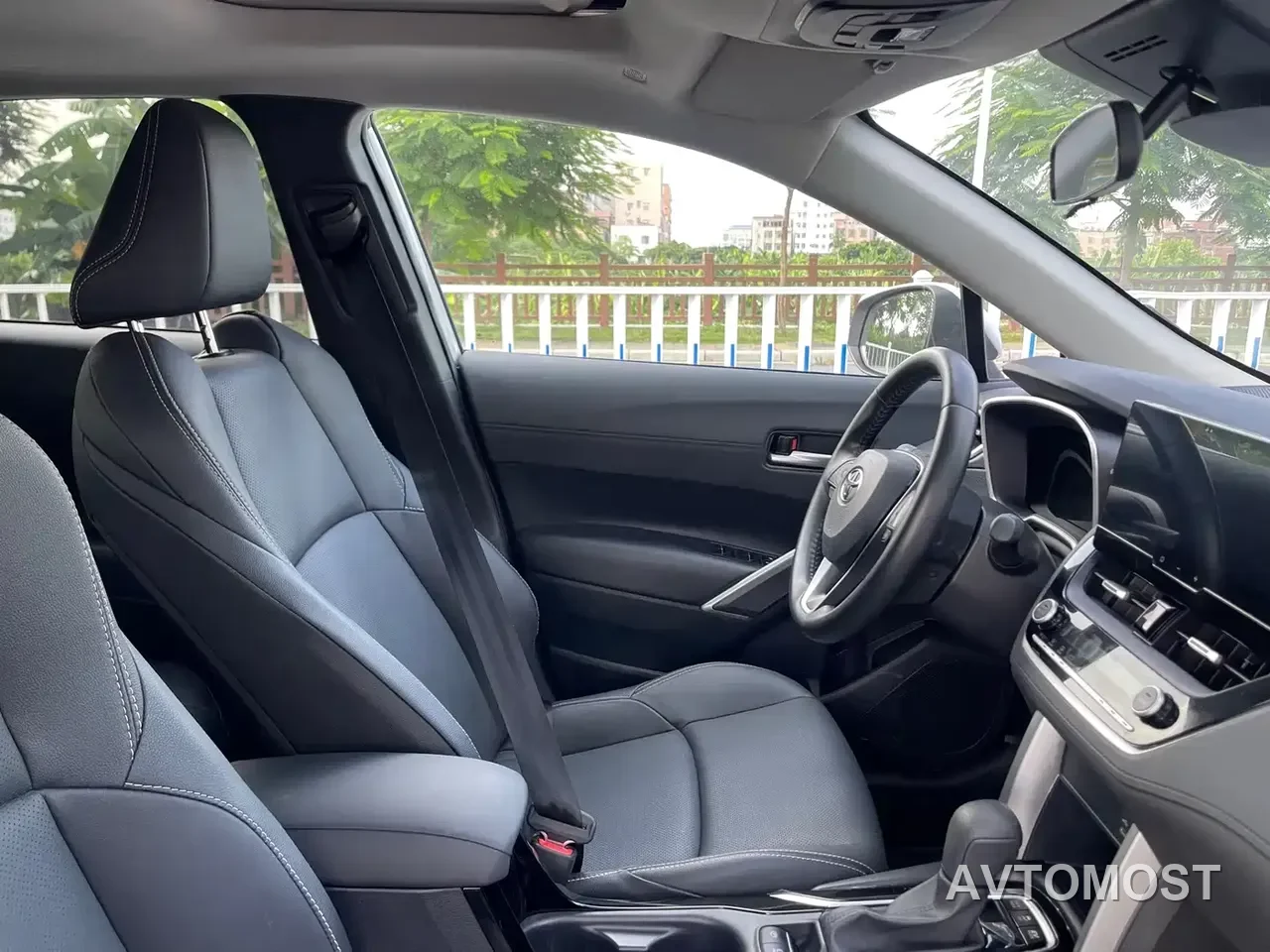 Toyota Frontlander 2024 2.0L Smart Hybrid Dual Engine Luxury Edition — фото 7