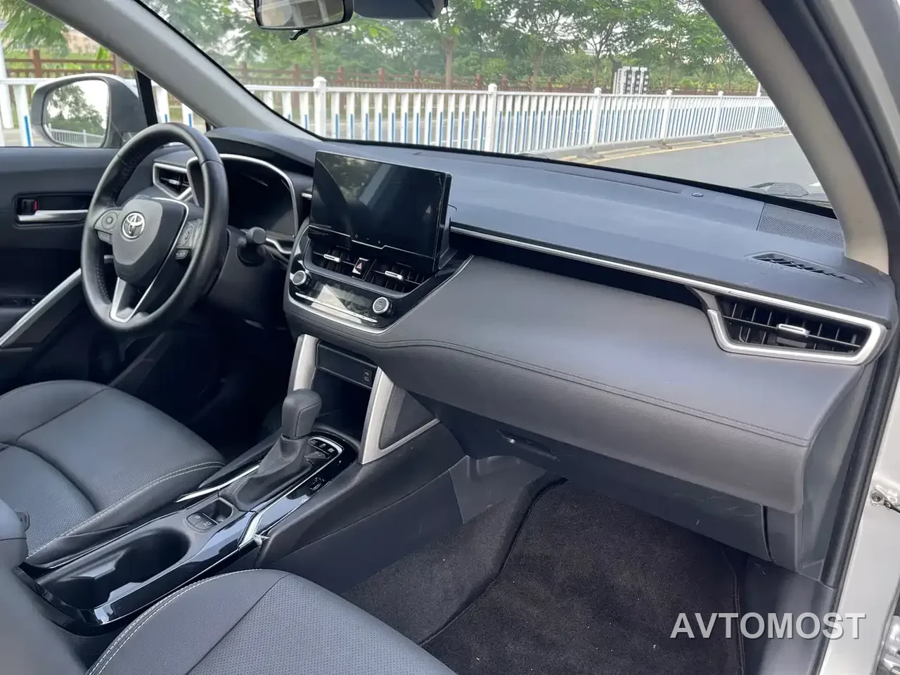 Toyota Frontlander 2024 2.0L Smart Hybrid Dual Engine Luxury Edition — фото 8