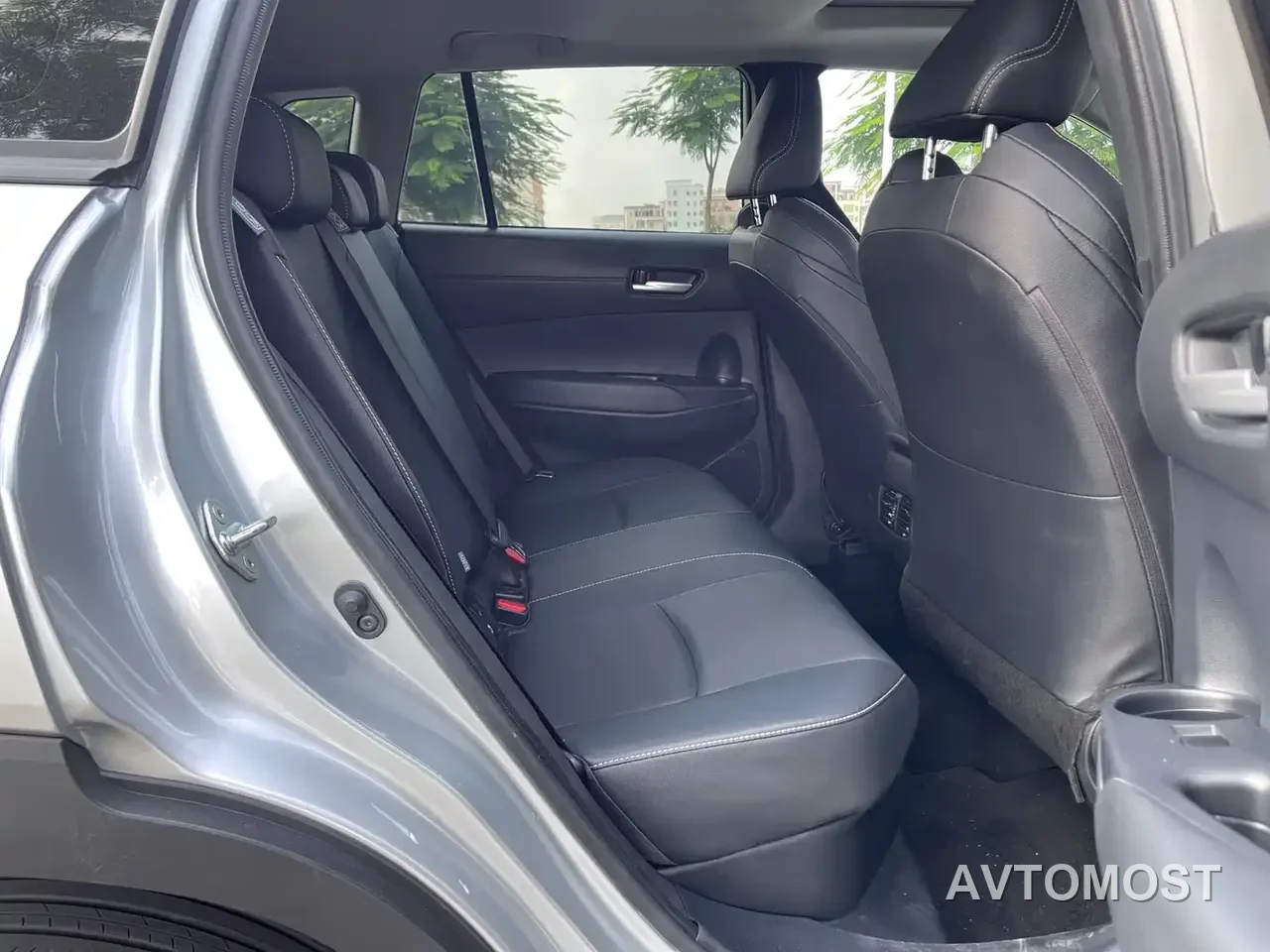 Toyota Frontlander 2024 2.0L Smart Hybrid Dual Engine Luxury Edition — фото 15