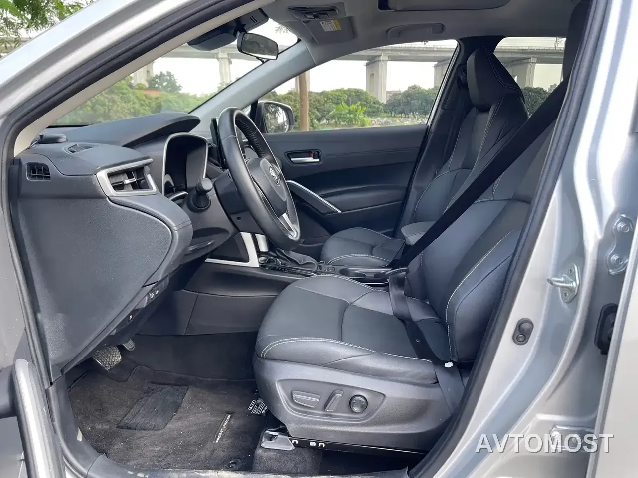 Toyota Frontlander 2024 2.0L Smart Hybrid Dual Engine Luxury Edition — фото 19