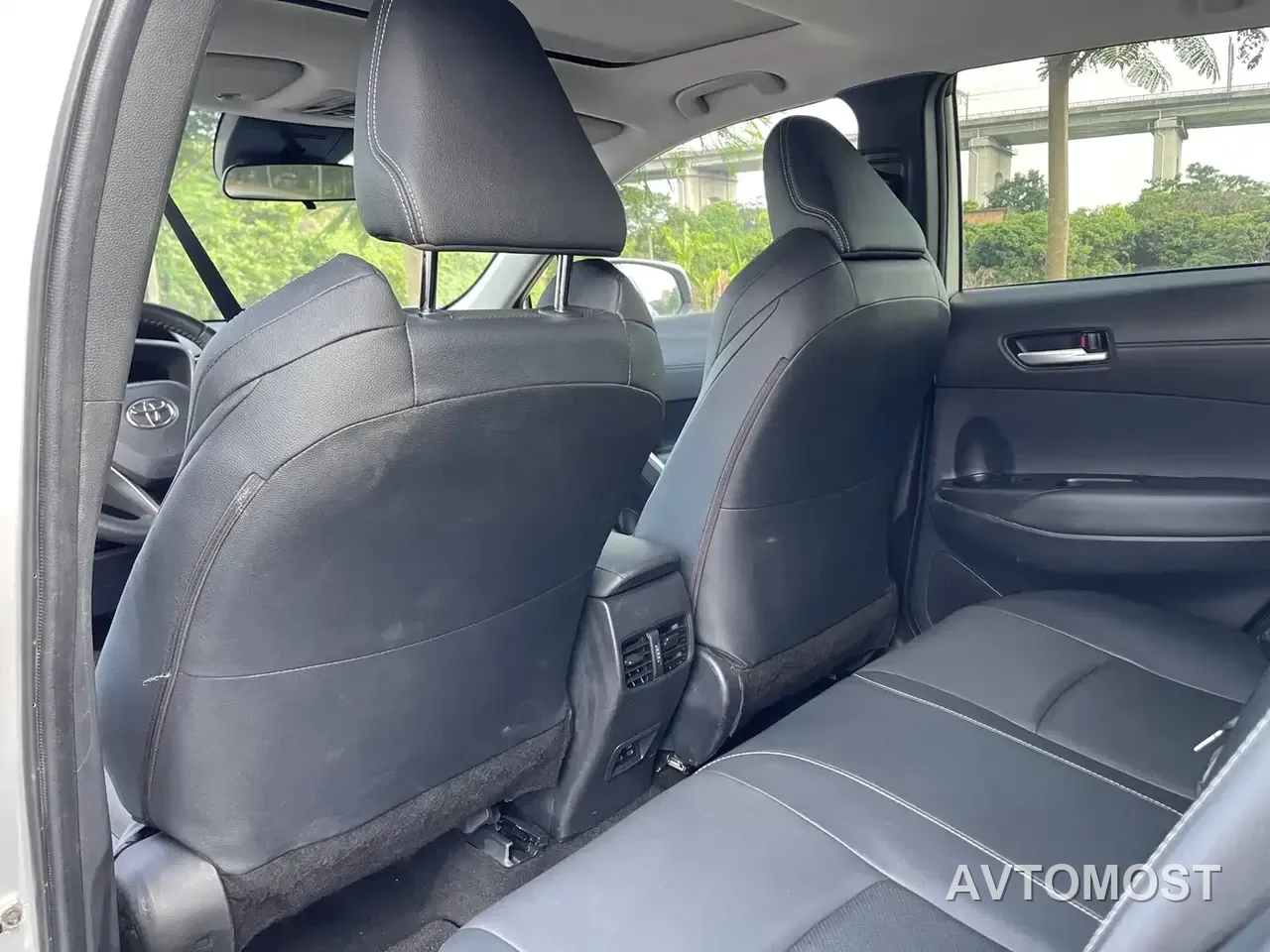 Toyota Frontlander 2024 2.0L Smart Hybrid Dual Engine Luxury Edition — фото 21