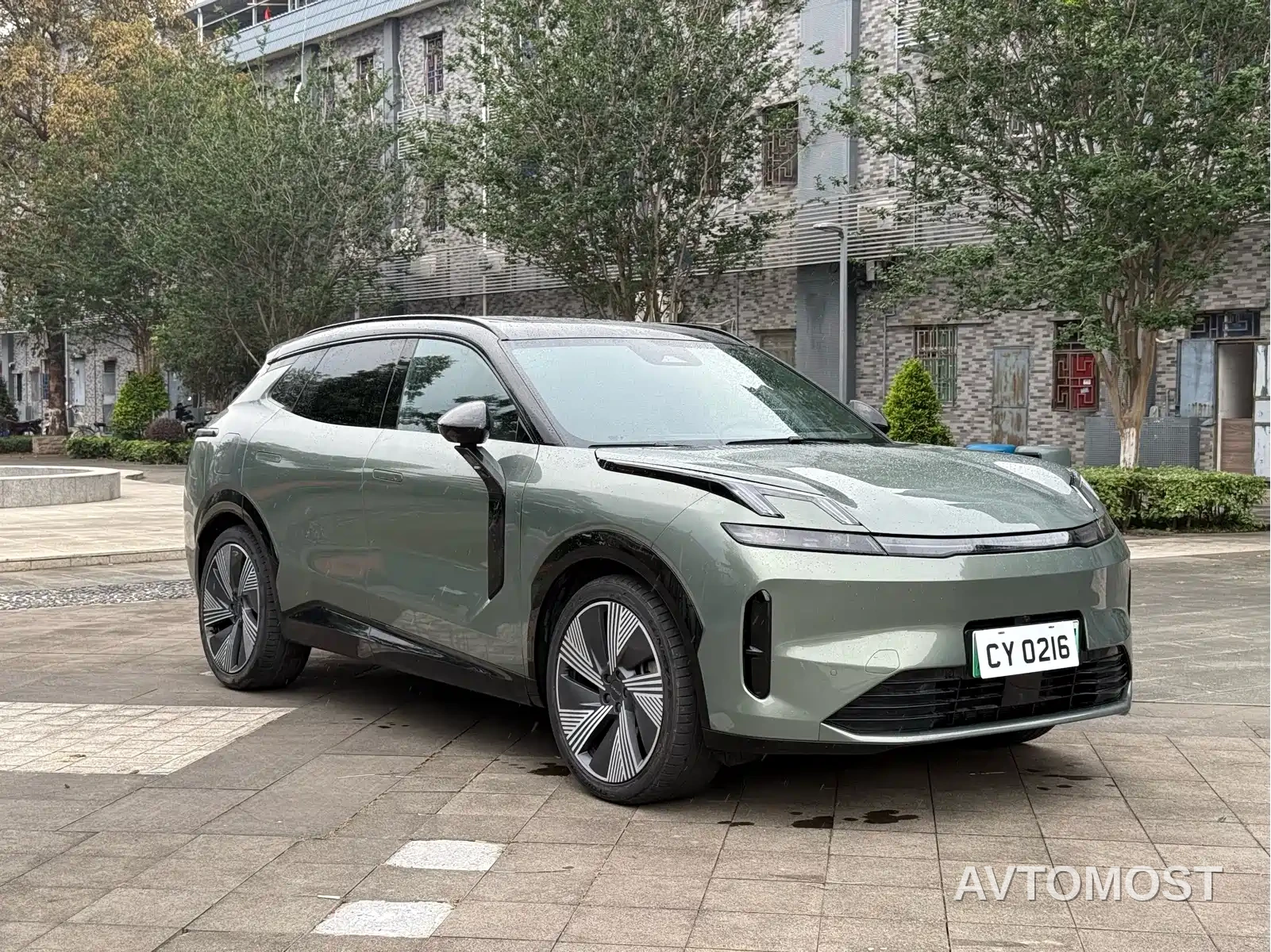 Lynk & Co 08 EM-P 2023 220km 4WD Performance Halo — фото 3