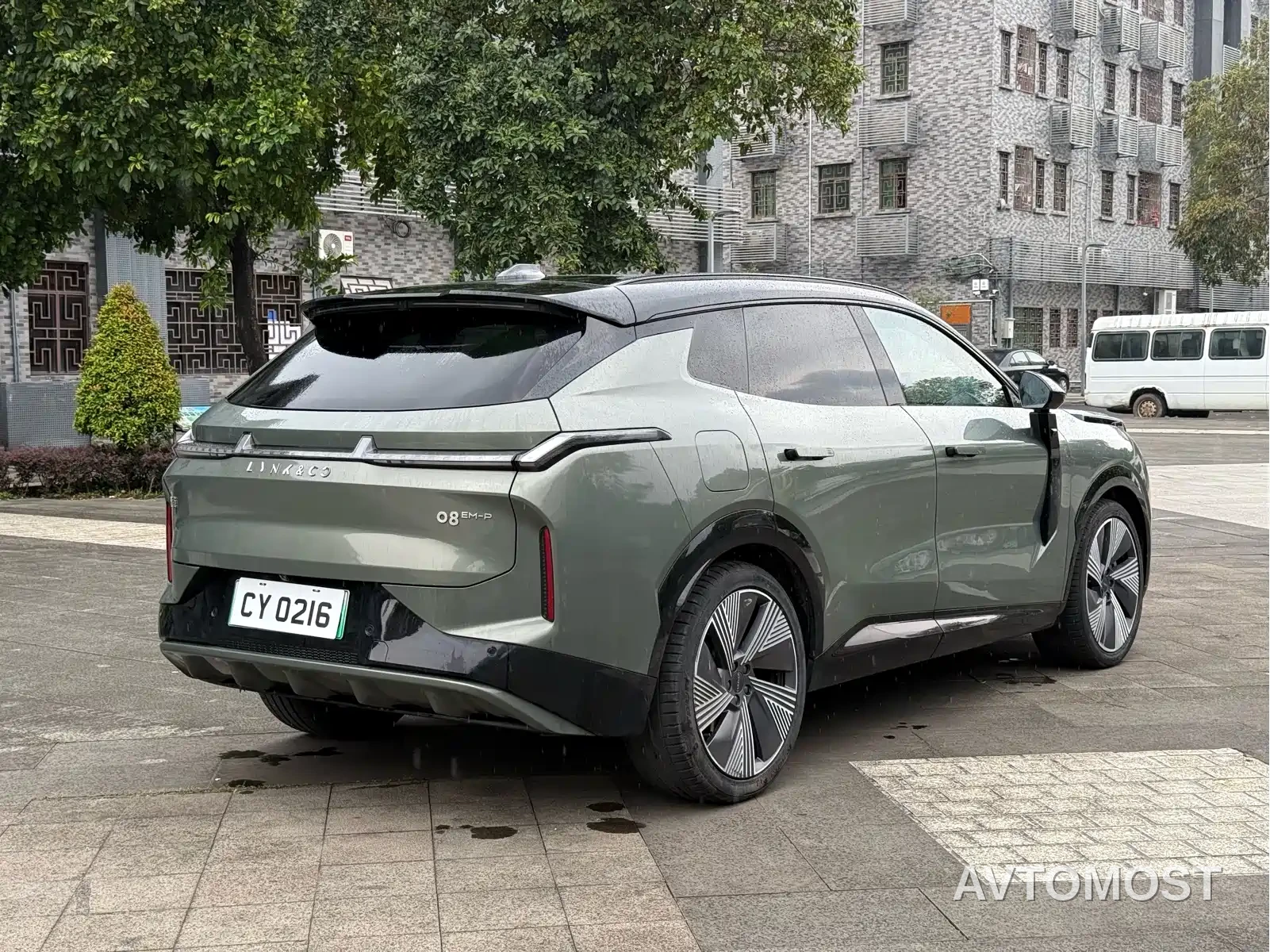 Lynk & Co 08 EM-P 2023 220km 4WD Performance Halo — фото 8