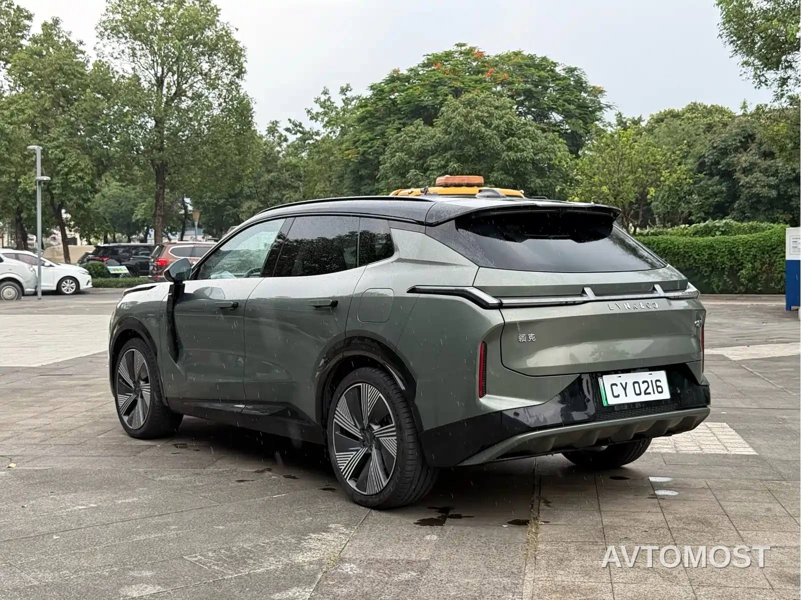 Lynk & Co 08 EM-P 2023 220km 4WD Performance Halo — фото 9