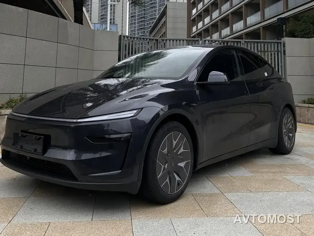 Tesla Model Y L 2025 Facelift Long Range AWD — фото 2