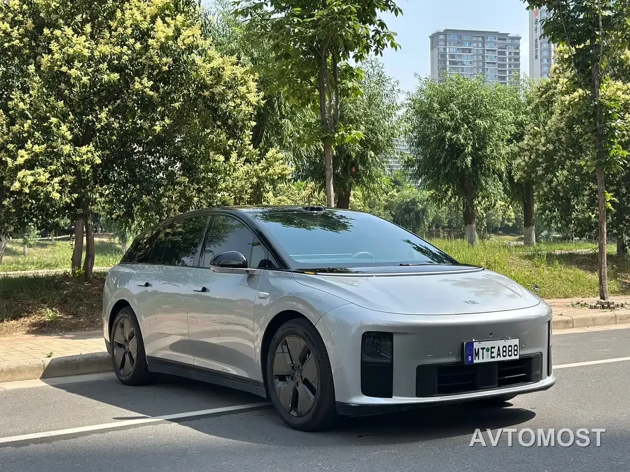 Li Auto i6 2025 2WD Base Model — фото 1