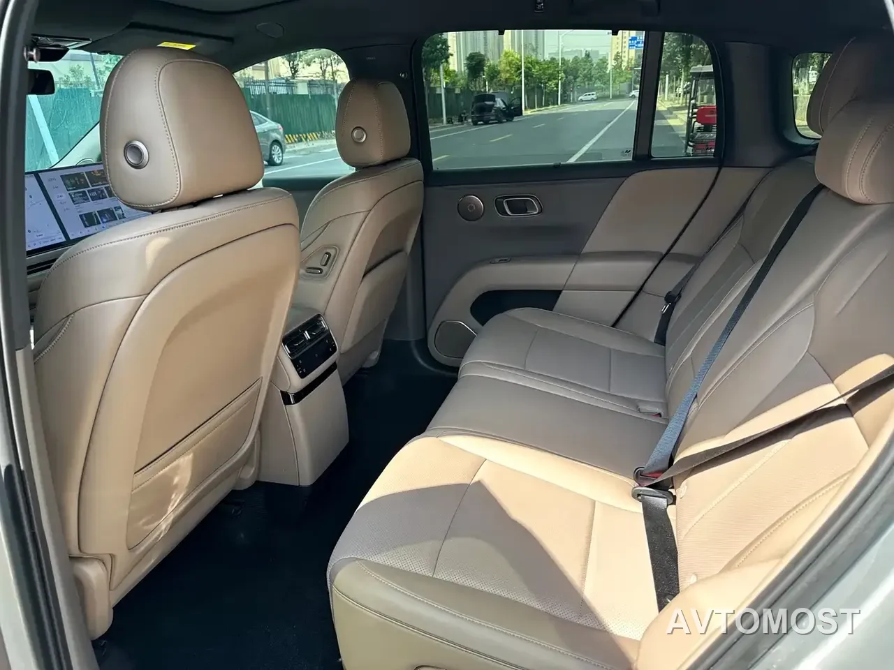 Li Auto i6 2025 2WD Base Model — фото 16