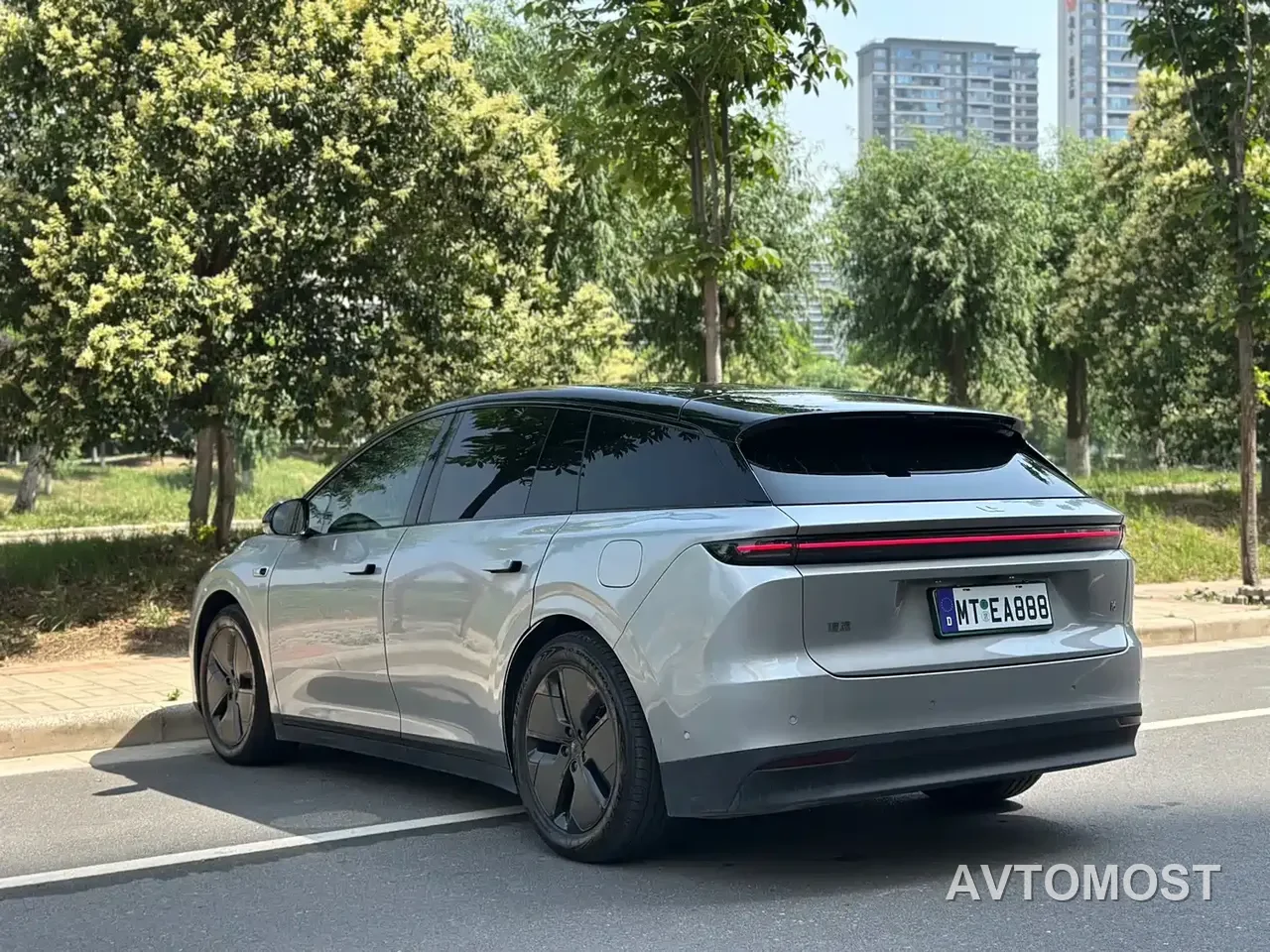 Li Auto i6 2025 2WD Base Model — фото 3