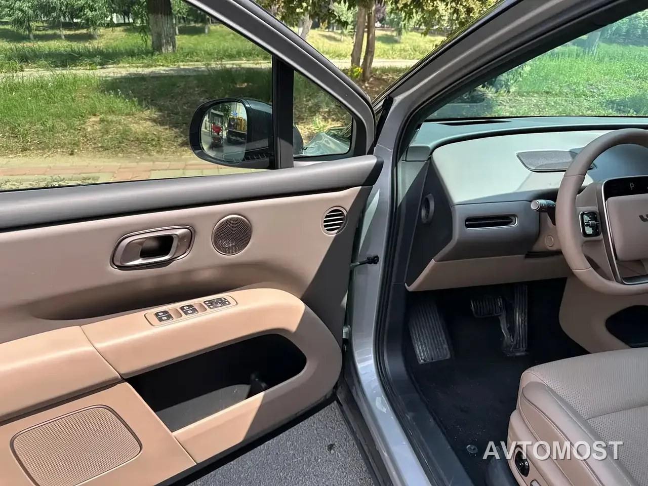 Li Auto i6 2025 2WD Base Model — фото 10