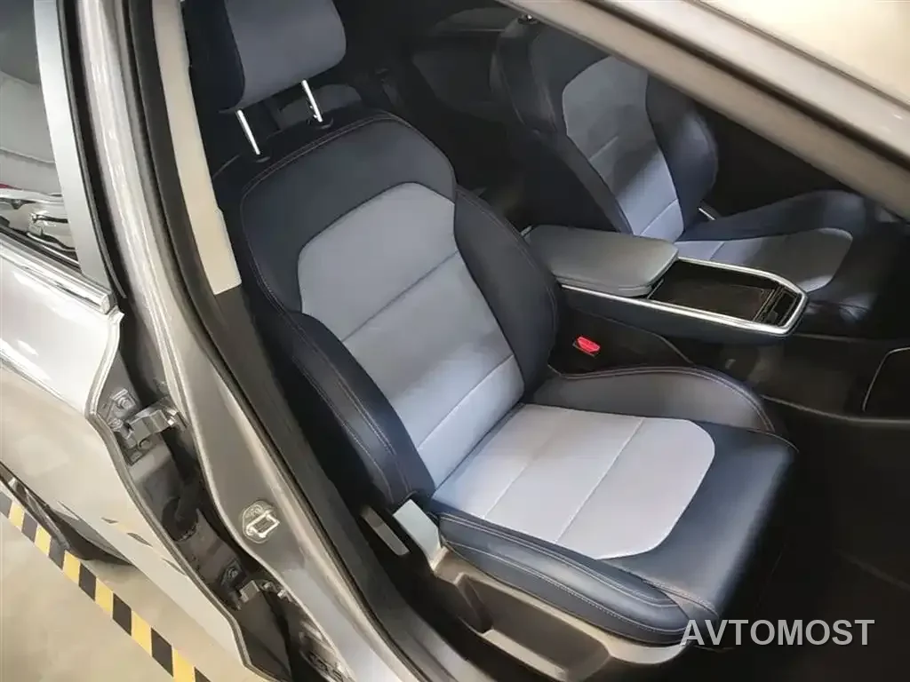 Geely Geometry M6 2022 450 New Intelligence Edition — фото 19
