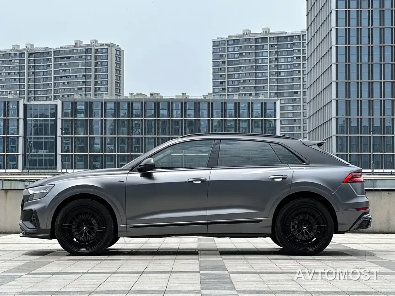 Audi Q8 2021 Model 55 TFSI Premium Dynamic — фото 7