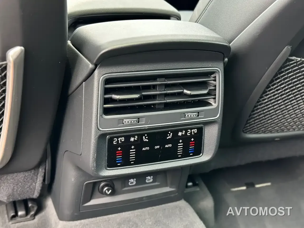 Audi Q8 2021 Model 55 TFSI Premium Dynamic — фото 16