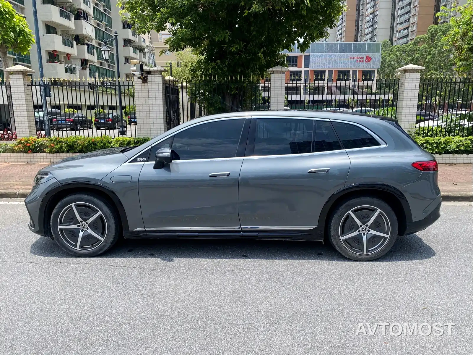 Mercedes-Benz EQS SUV 2023 450 4MATIC Pioneer Edition — фото 4