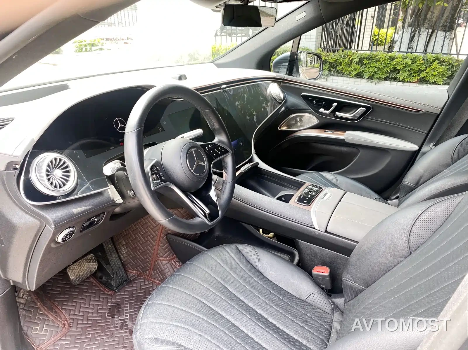 Mercedes-Benz EQS SUV 2023 450 4MATIC Pioneer Edition — фото 13