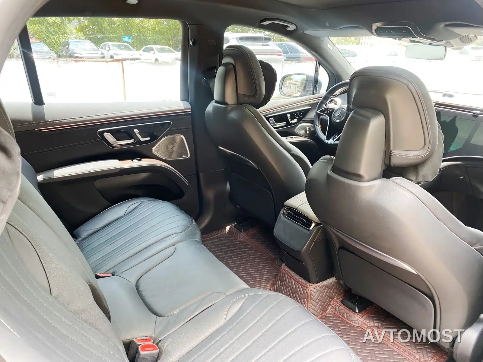 Mercedes-Benz EQS SUV 2023 450 4MATIC Pioneer Edition — фото 16