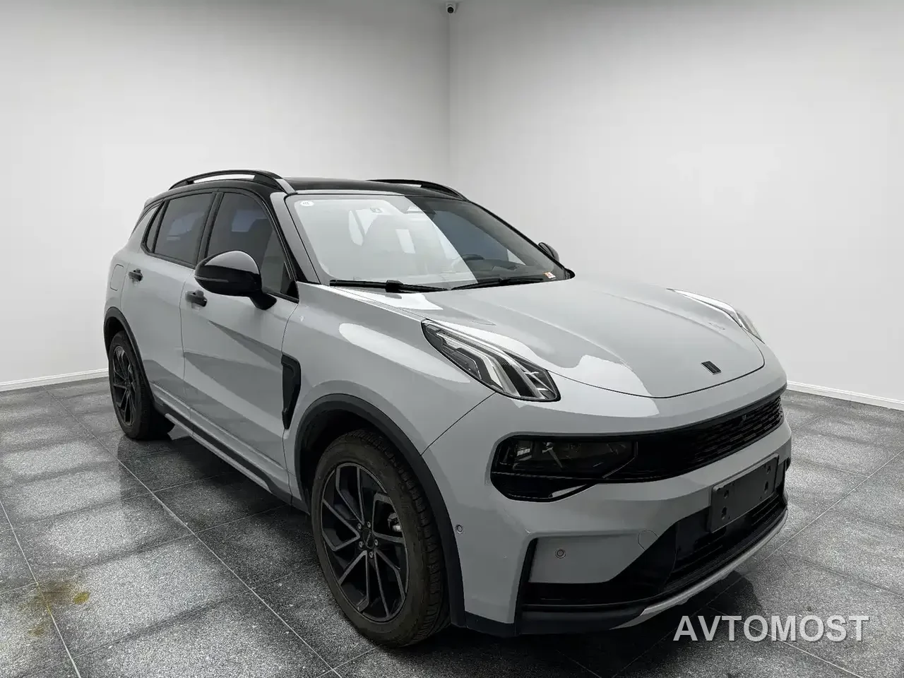 Lynk & Co 01 2023 1.5TD EM-F Dawn Edition — фото 3