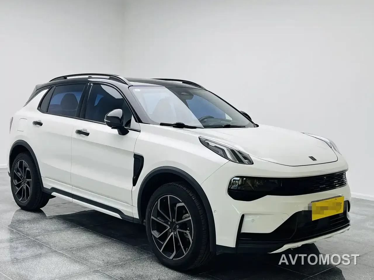 Lynk & Co 01 2023 1.5TD EM-F Dawn Edition — фото 3