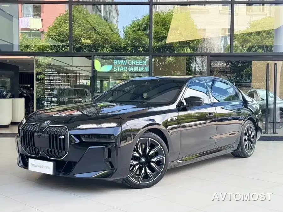 BMW i7 M70L 2023 M70L
