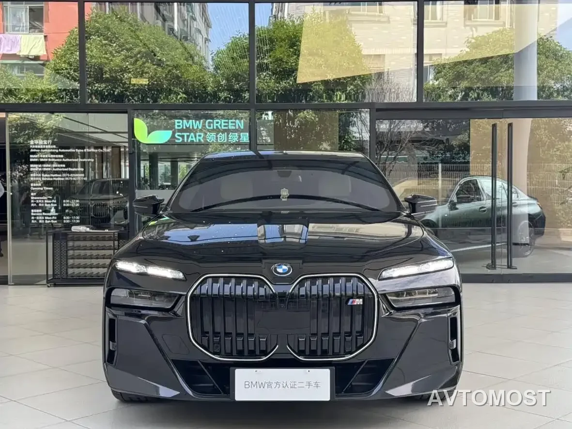 BMW i7 M70L 2023 M70L — фото 2