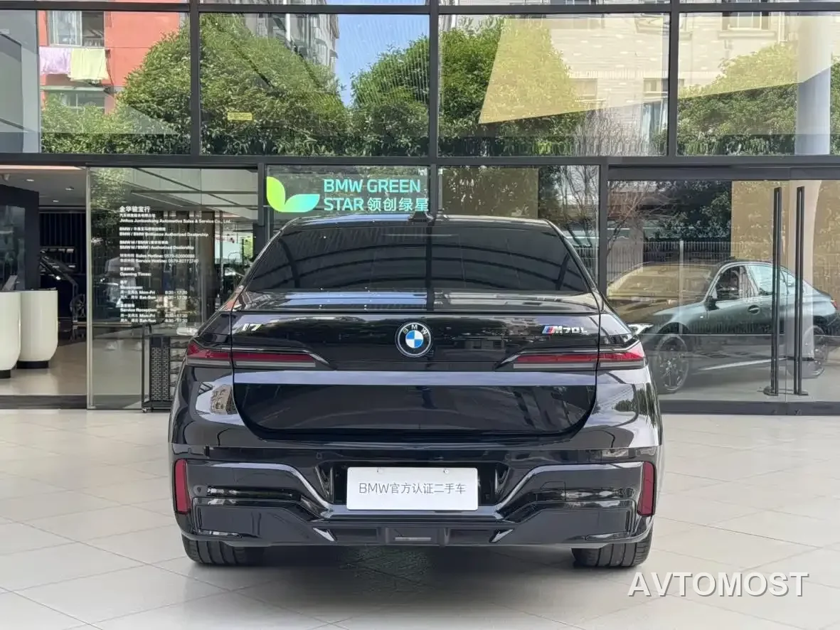 BMW i7 M70L 2023 M70L — фото 4